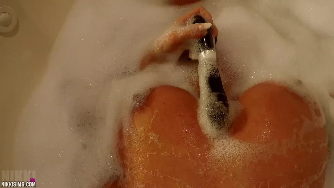 NikkiSims Tub POV XXX